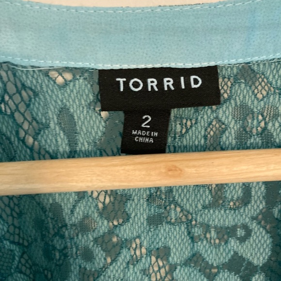 Torrid teal lace V-neck blouse size 2 - Picture 3 of 7